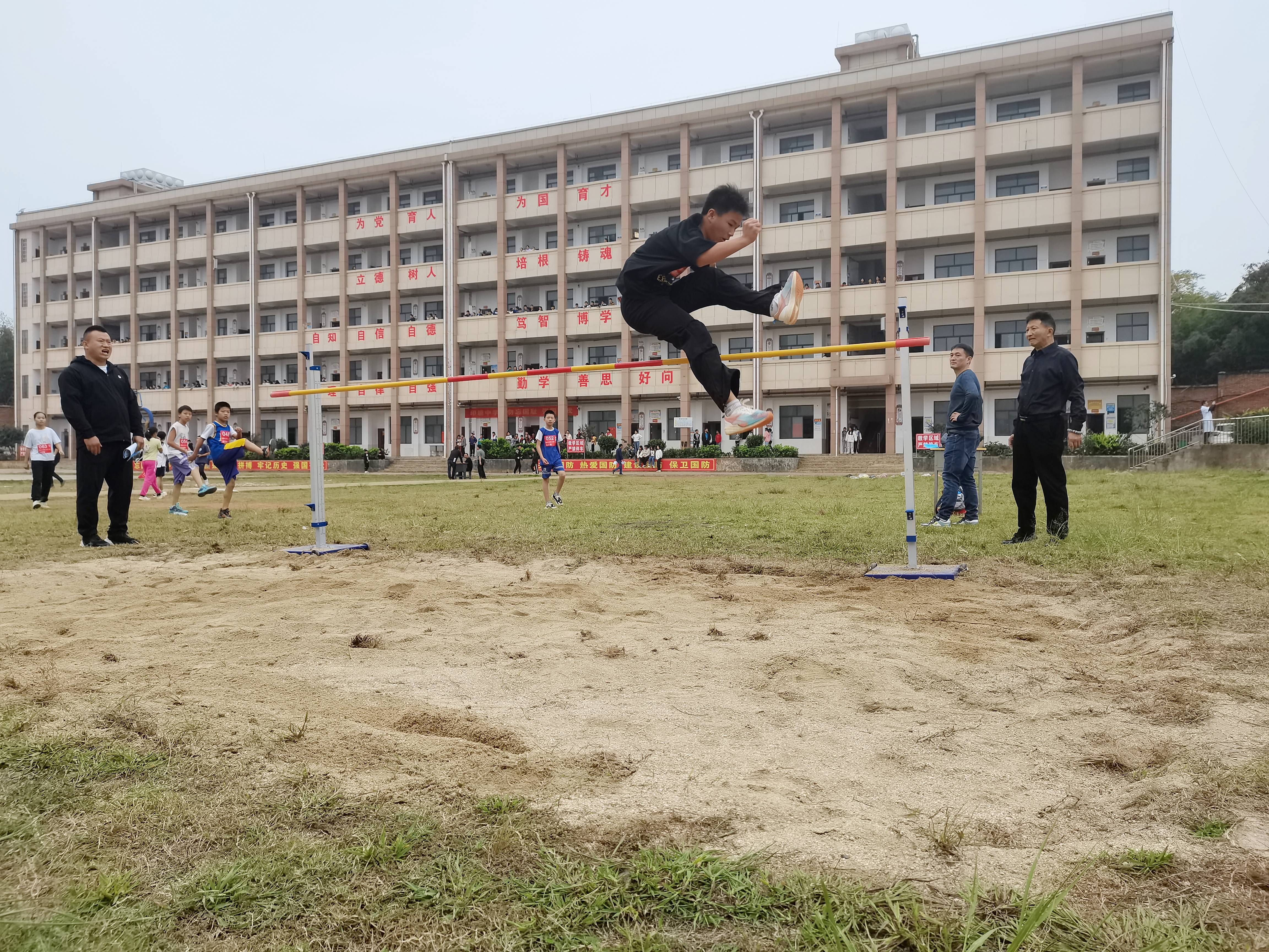 乐鱼体育官网下载-奔跑吧少年，中国田径选手突围前进的简单介绍